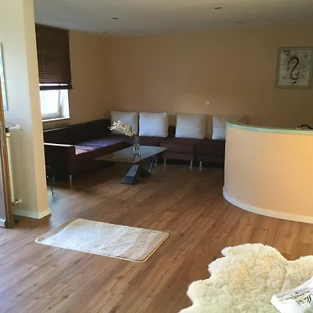 Yeti Lux - Art * 加爾米施-帕滕基興