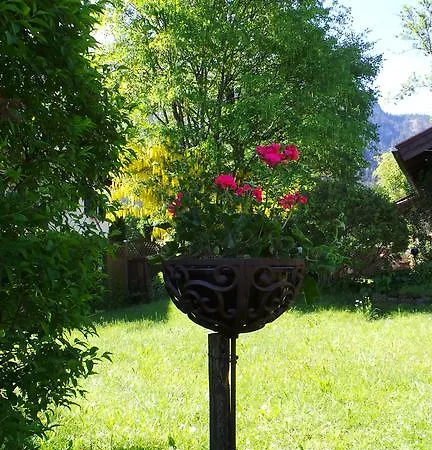 Yeti Lux - Art * 加爾米施-帕滕基興